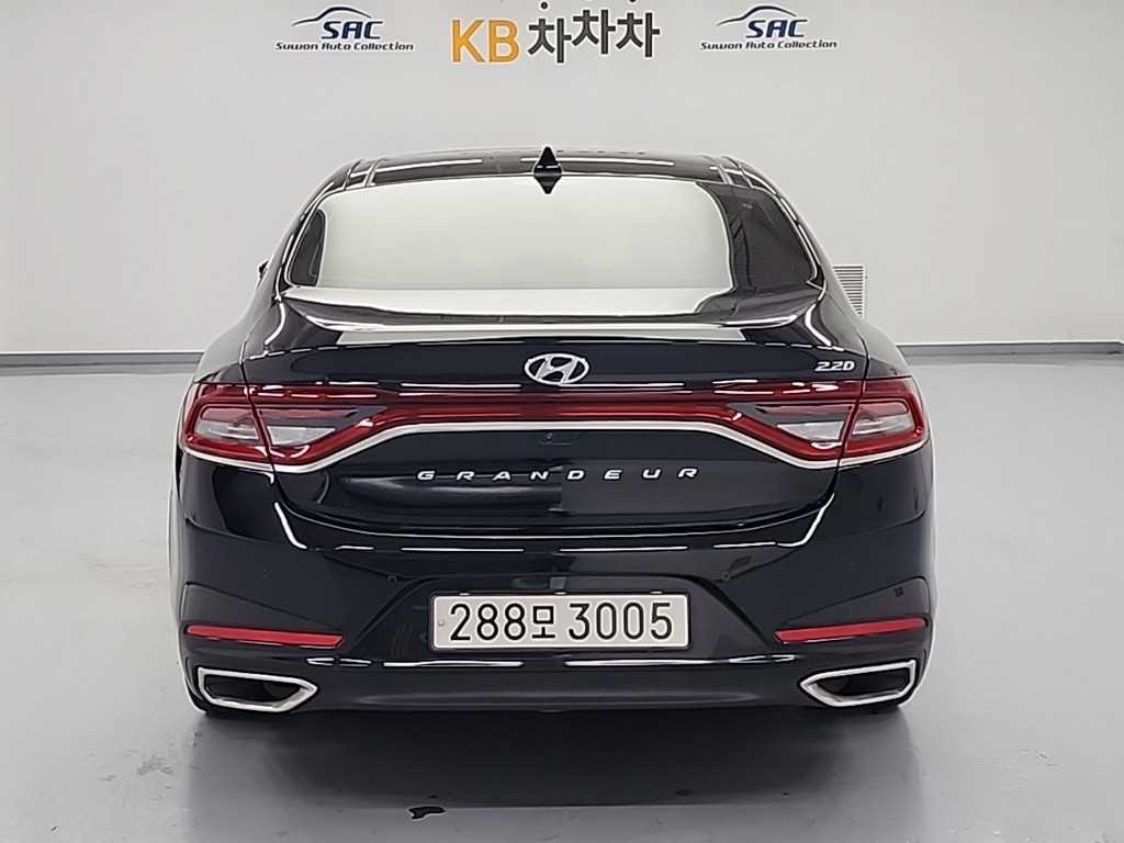 HYUNDAI Grandeur - Vista 3