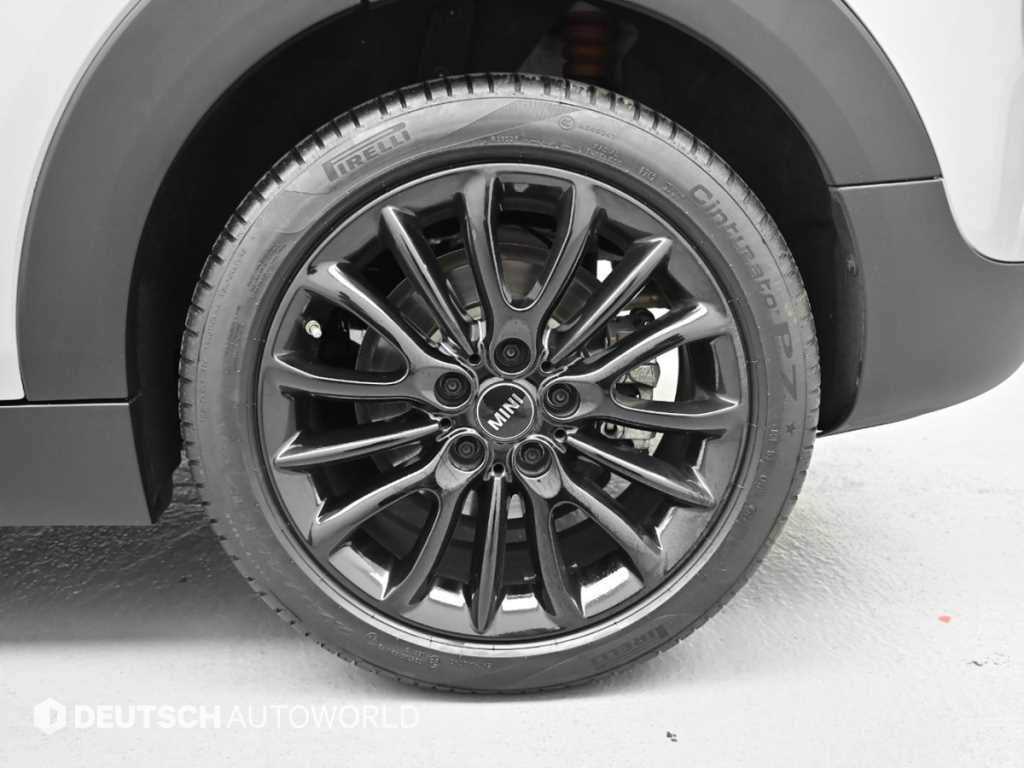 Mini Clubman - Vista 5