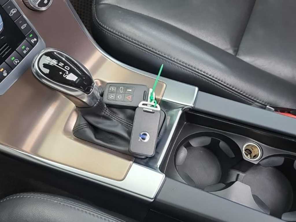 Volvo XC60 2016 Negro - Importación desde Corea - HF Imports Iquique - Foto 14