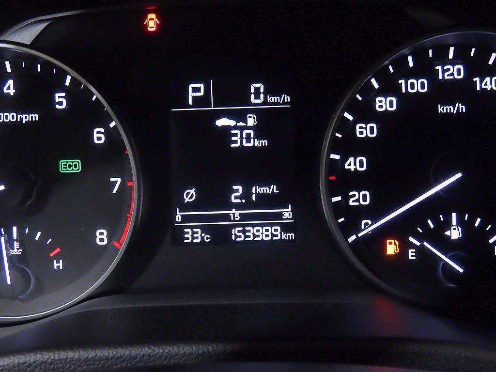 HYUNDAI Avante - Vista 9