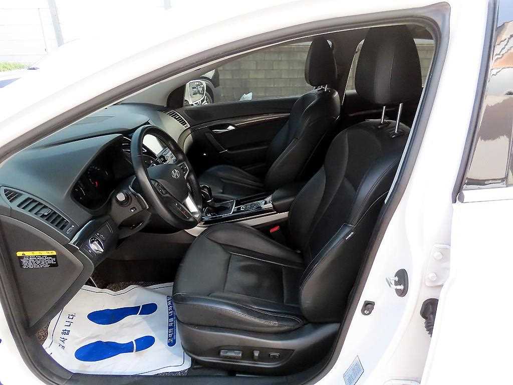 HYUNDAI i40 - Vista 5