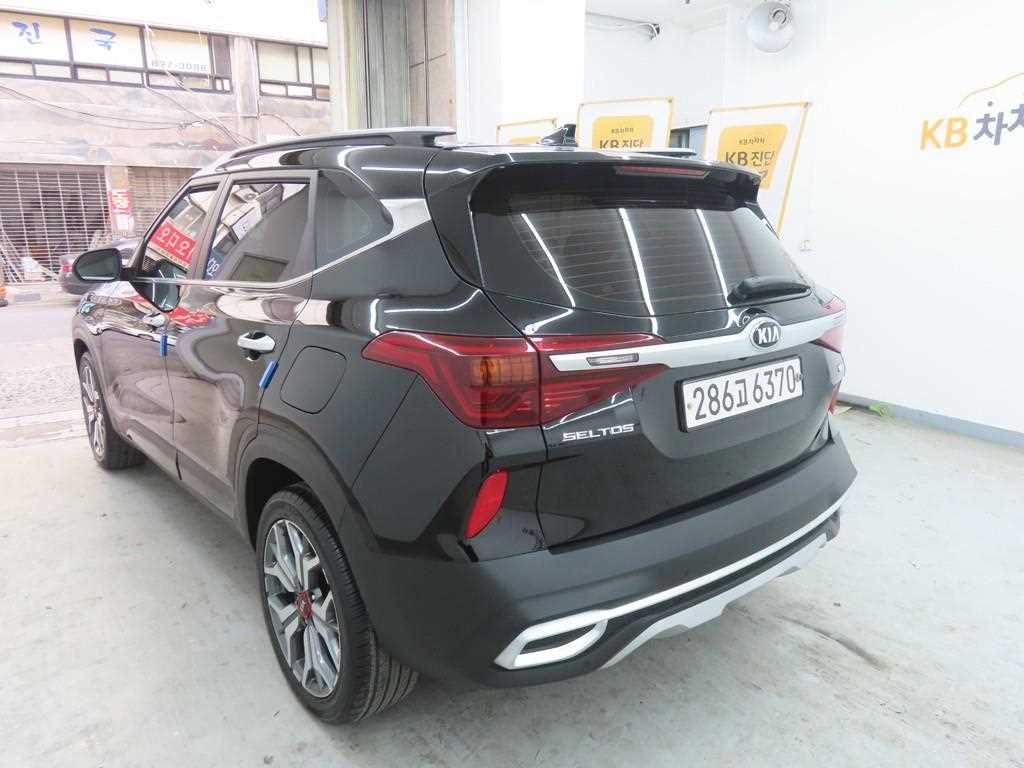 KIA Seltos - Vista 4
