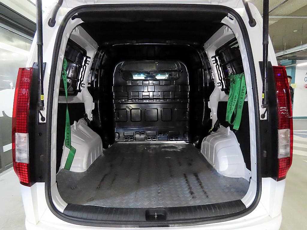 HYUNDAI Staria 2022 Blanco - Importación desde Corea - HF Imports Iquique - Foto 17