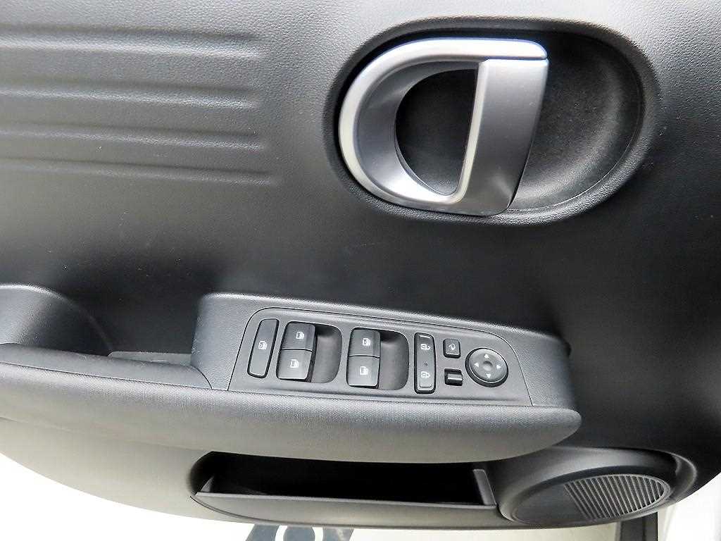 HYUNDAI Casper - Vista 11