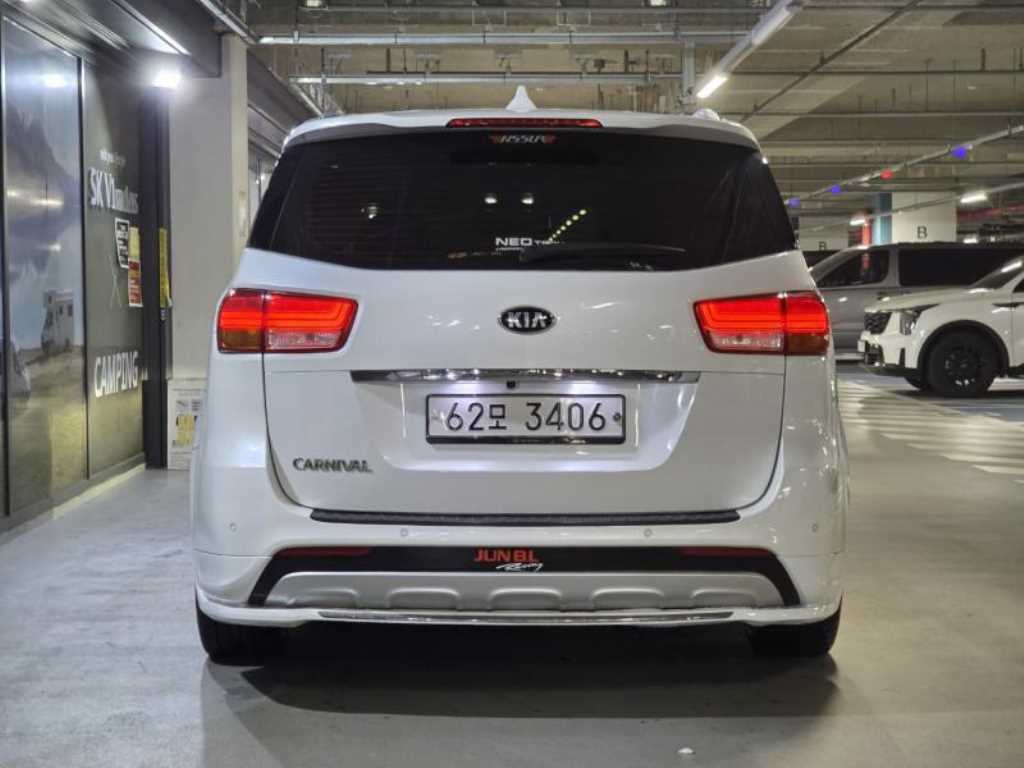 KIA Carnival - Vista 5