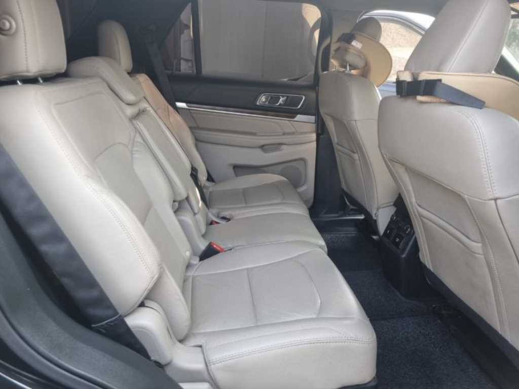 Ford Explorer - Vista 11