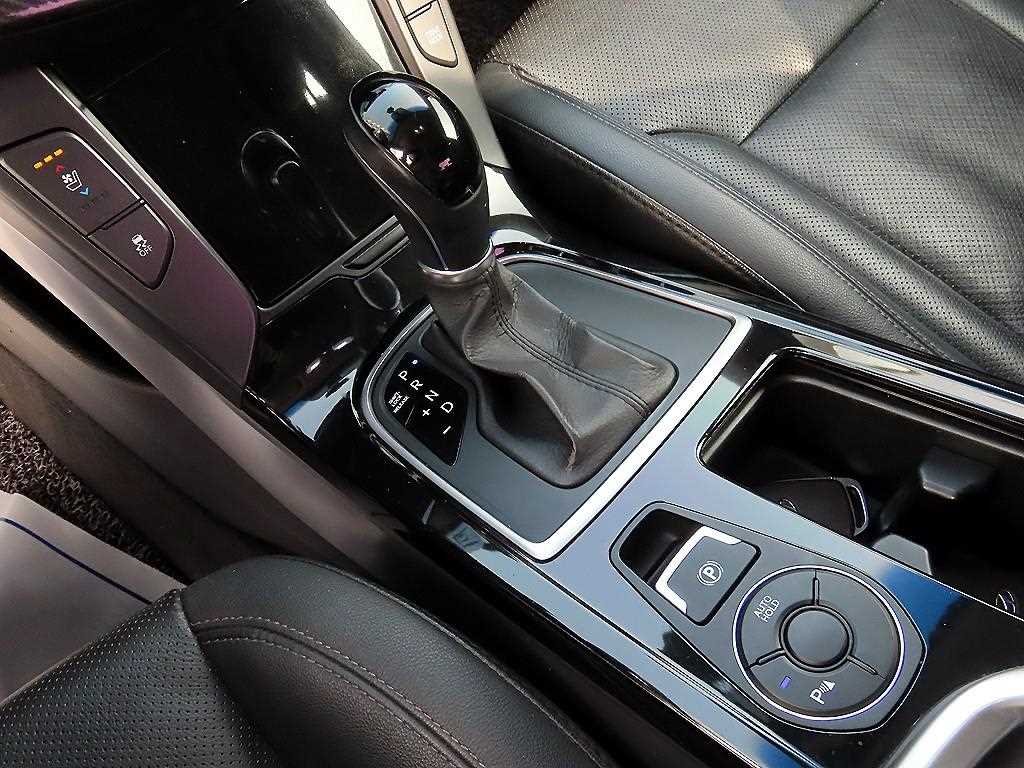 HYUNDAI i40 - Vista 10