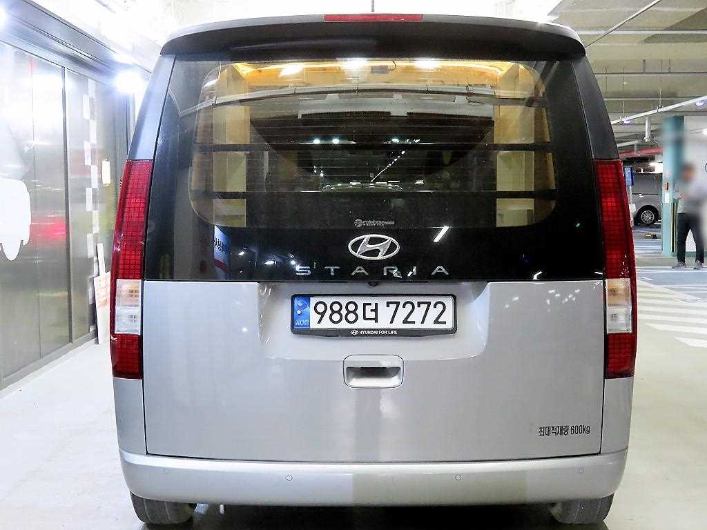 HYUNDAI Staria - Vista 9