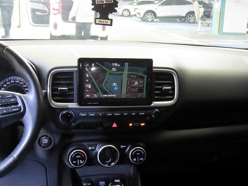 HYUNDAI Venue - Vista 11