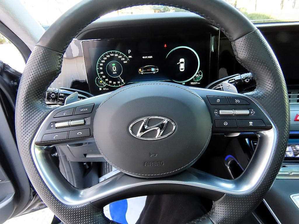 HYUNDAI Grandeur - Vista 8