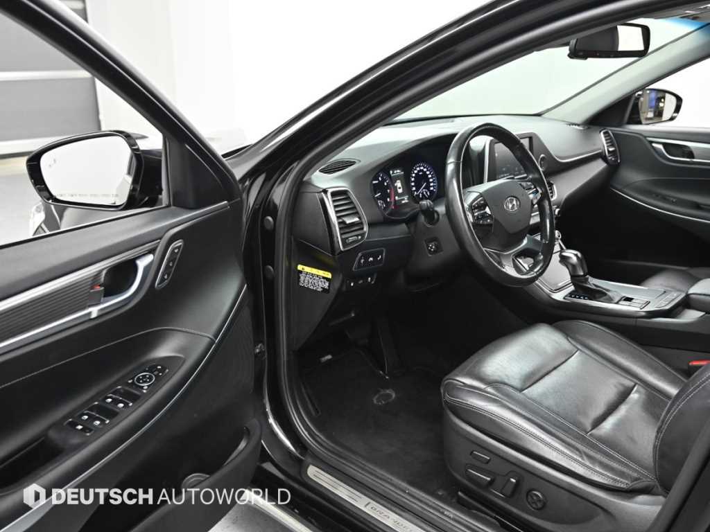 HYUNDAI Grandeur - Vista 11