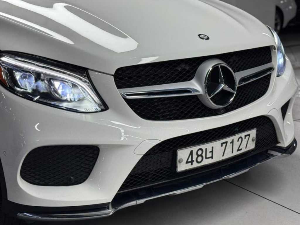 Mercedes Benz GLE Class - Vista 6