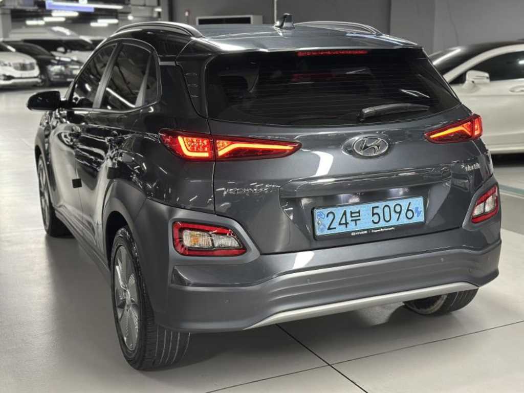 HYUNDAI Kona - Vista 4