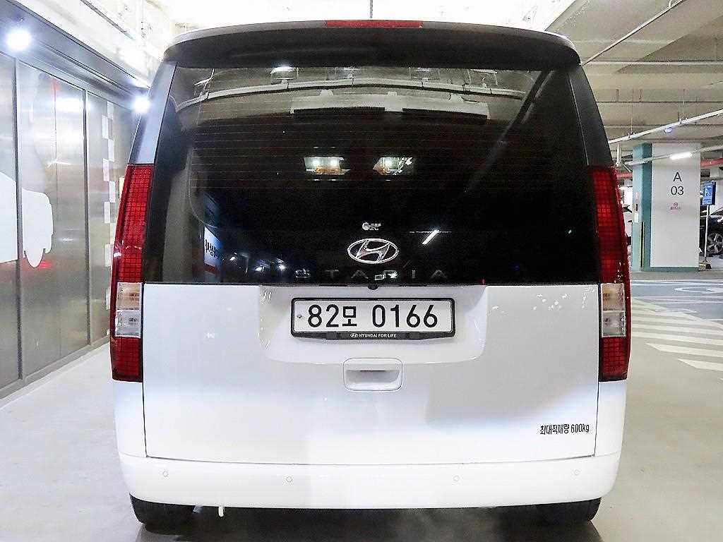 HYUNDAI Staria - Vista 5