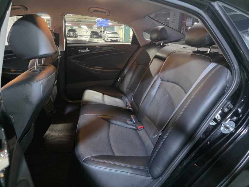 HYUNDAI Sonata - Vista 8