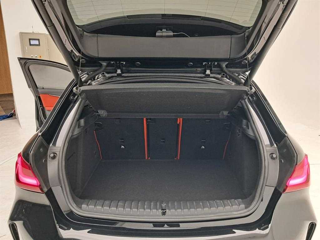 BMW 1 series 2021 Negro - Importación desde Corea - HF Imports Iquique - Foto 18