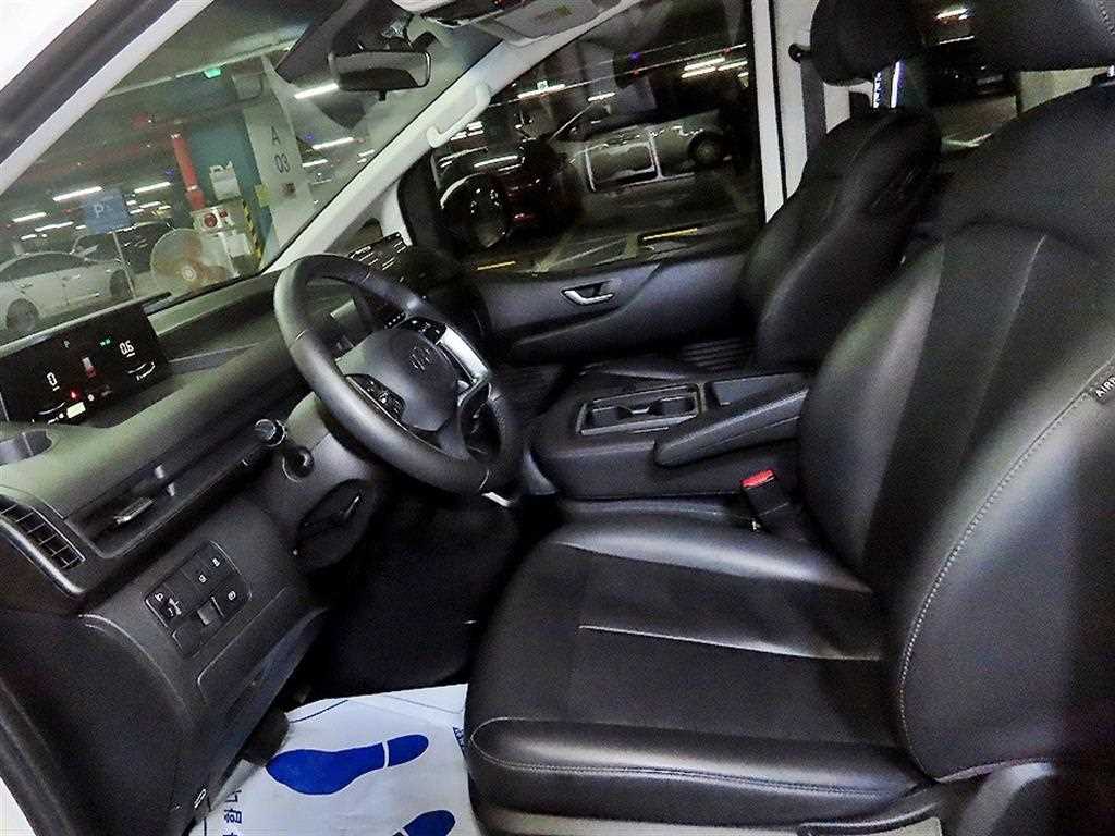 HYUNDAI Staria - Vista 6