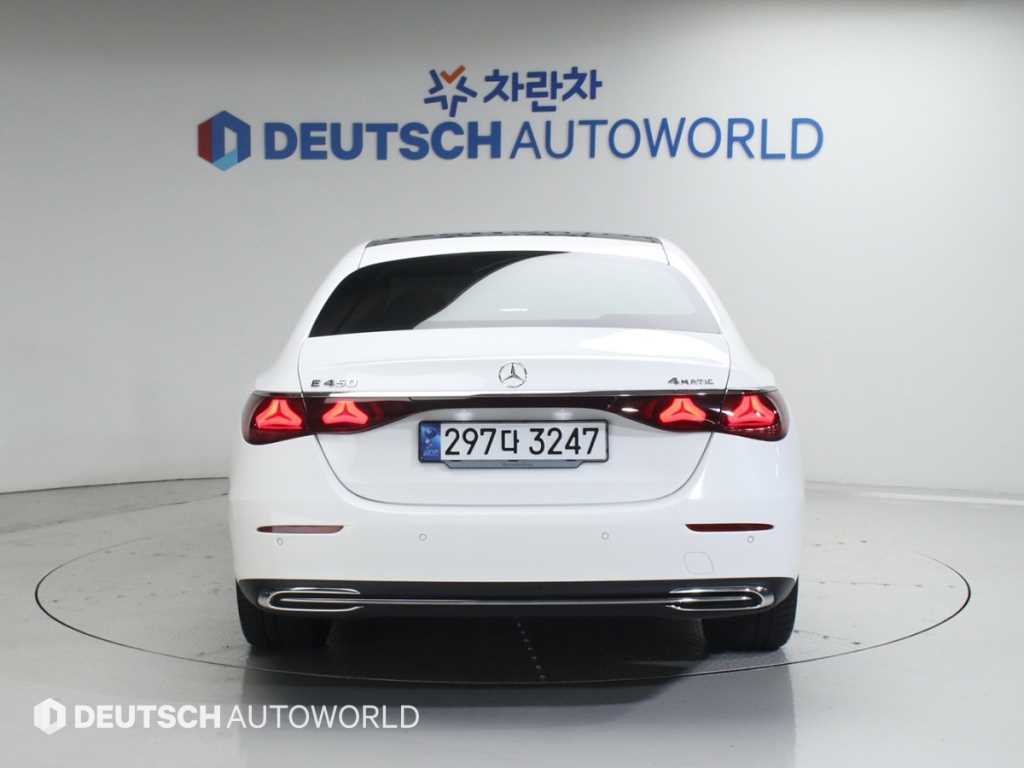 Mercedes Benz E class - Vista 4