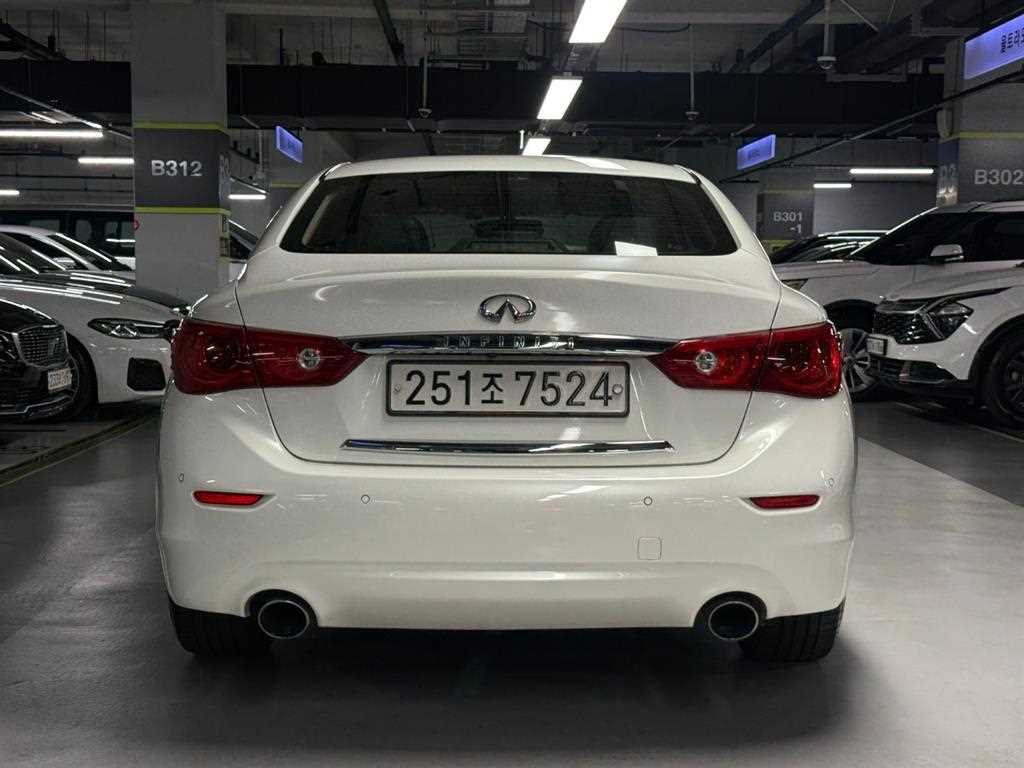 Infiniti Q - Vista 5