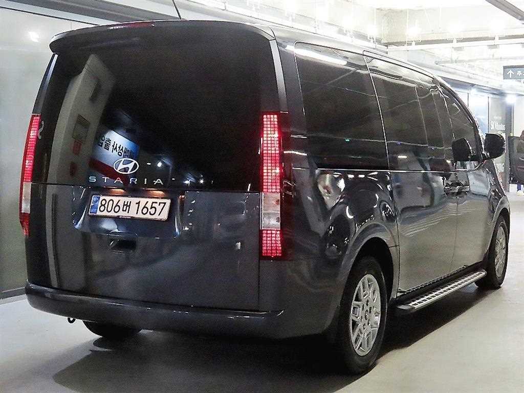 HYUNDAI Staria - Vista 4
