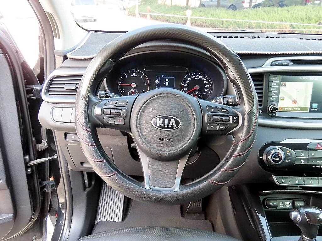 KIA Sorento - Vista 8