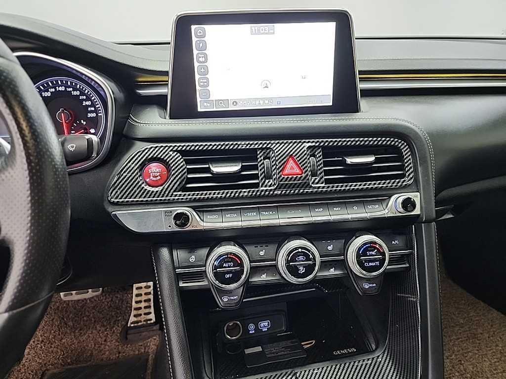 Genesis G70 - Vista 10