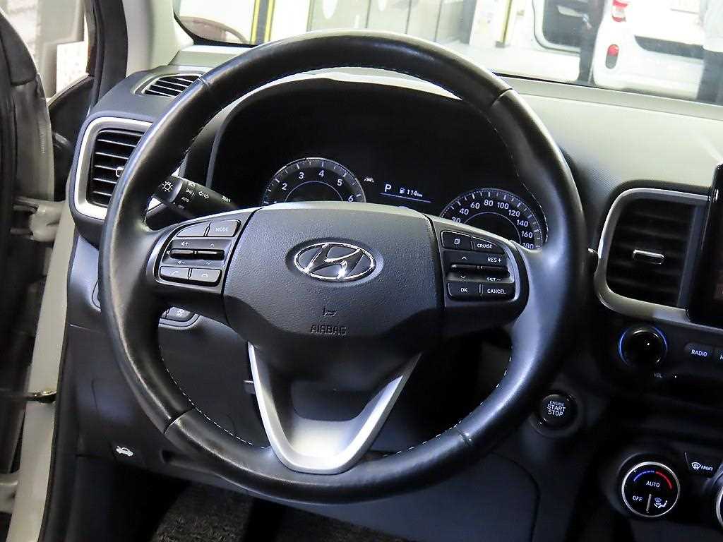 HYUNDAI Venue - Vista 8