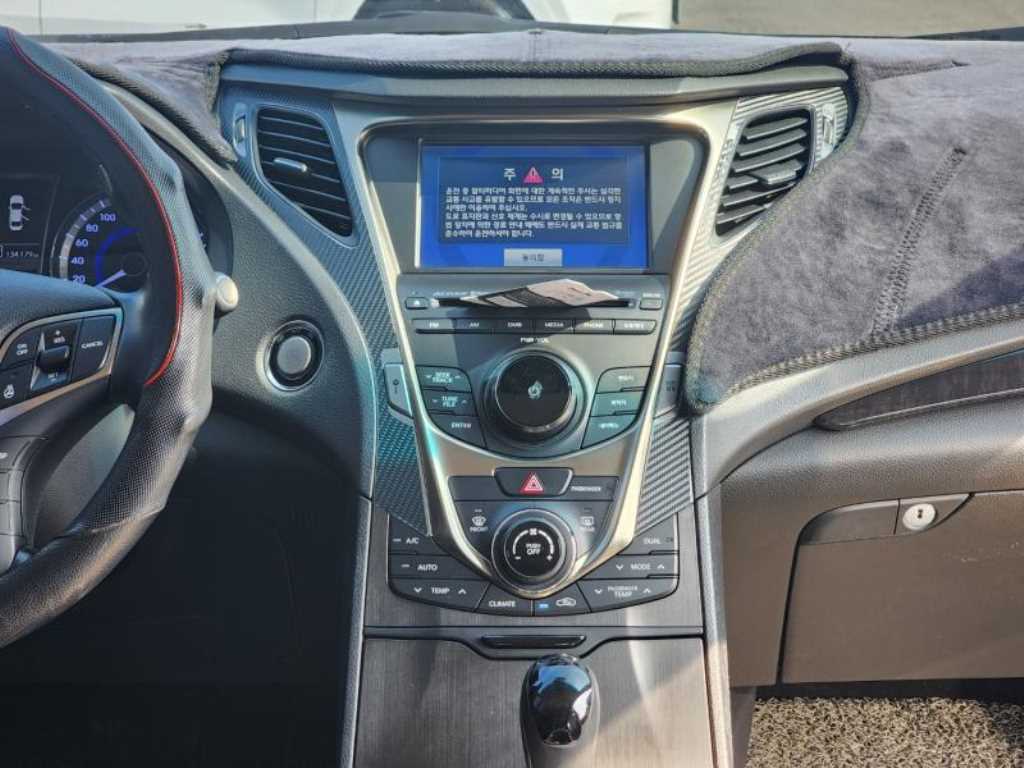 HYUNDAI Grandeur - Vista 9