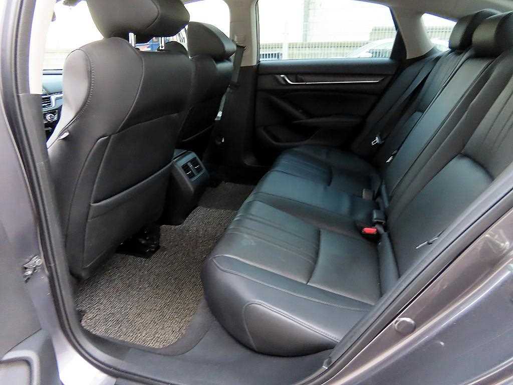 Honda Accord - Vista 6