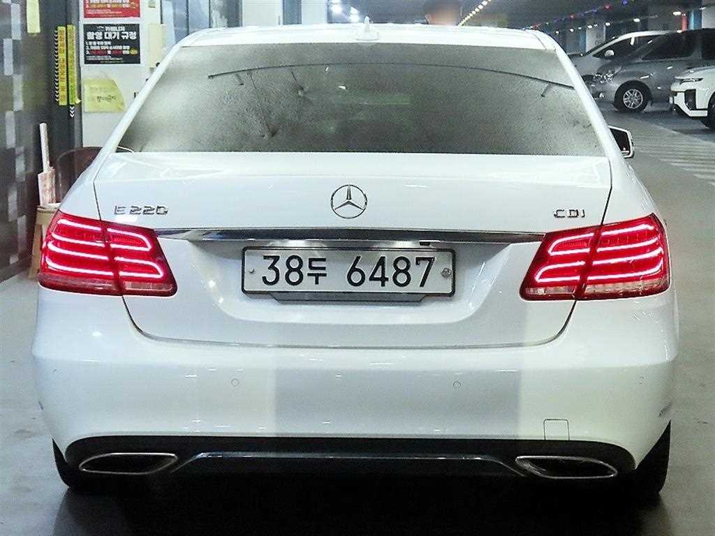 Mercedes Benz E class - Vista 5