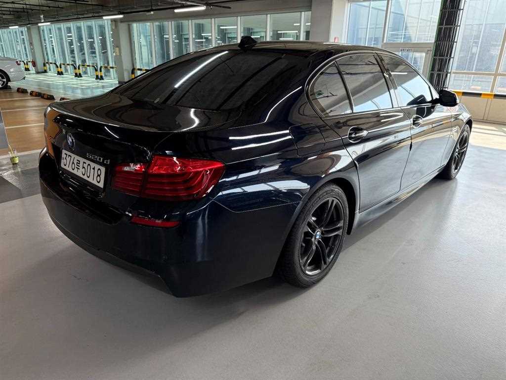 BMW 5 Series - Vista 4