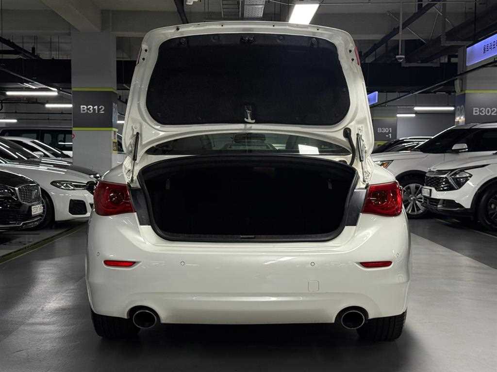 Infiniti Q - Vista 6