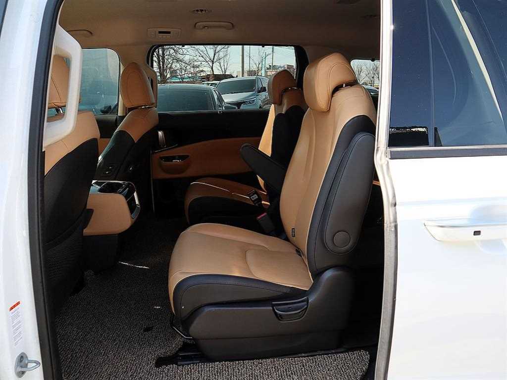 KIA Carnival - Vista 7