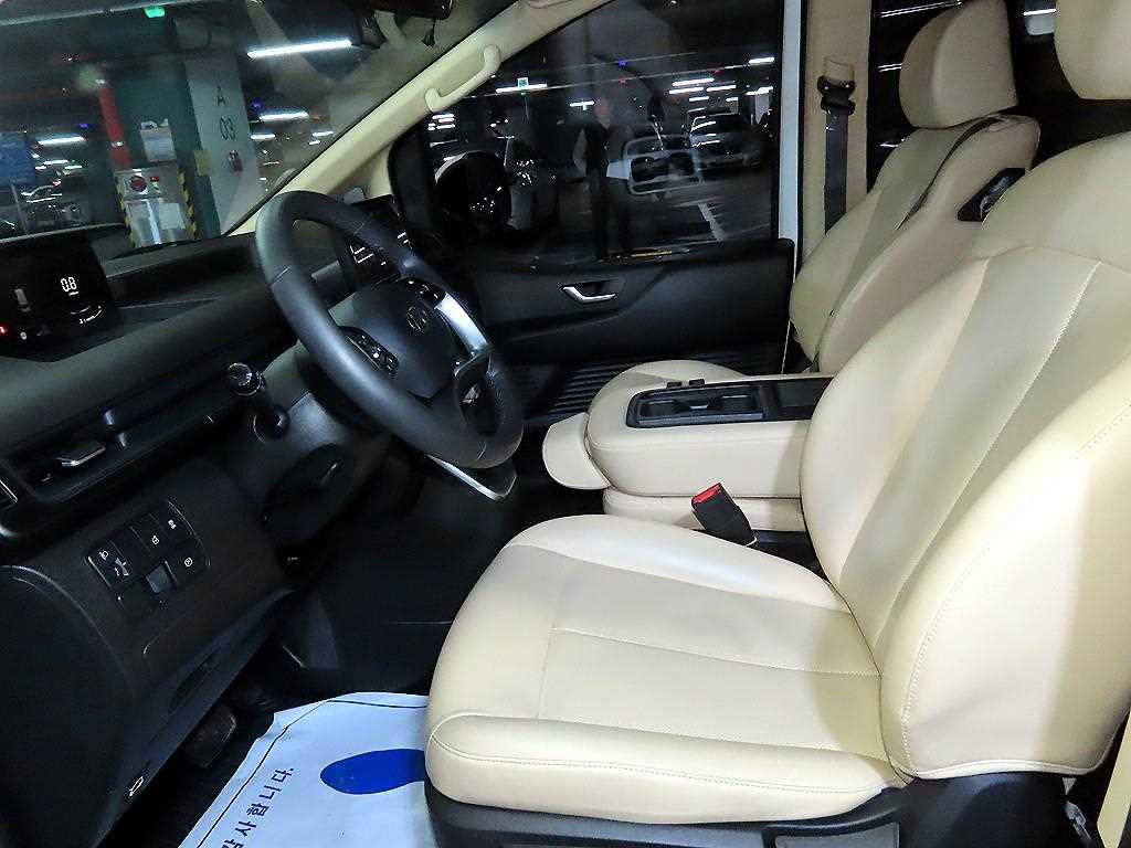 HYUNDAI Staria - Vista 6