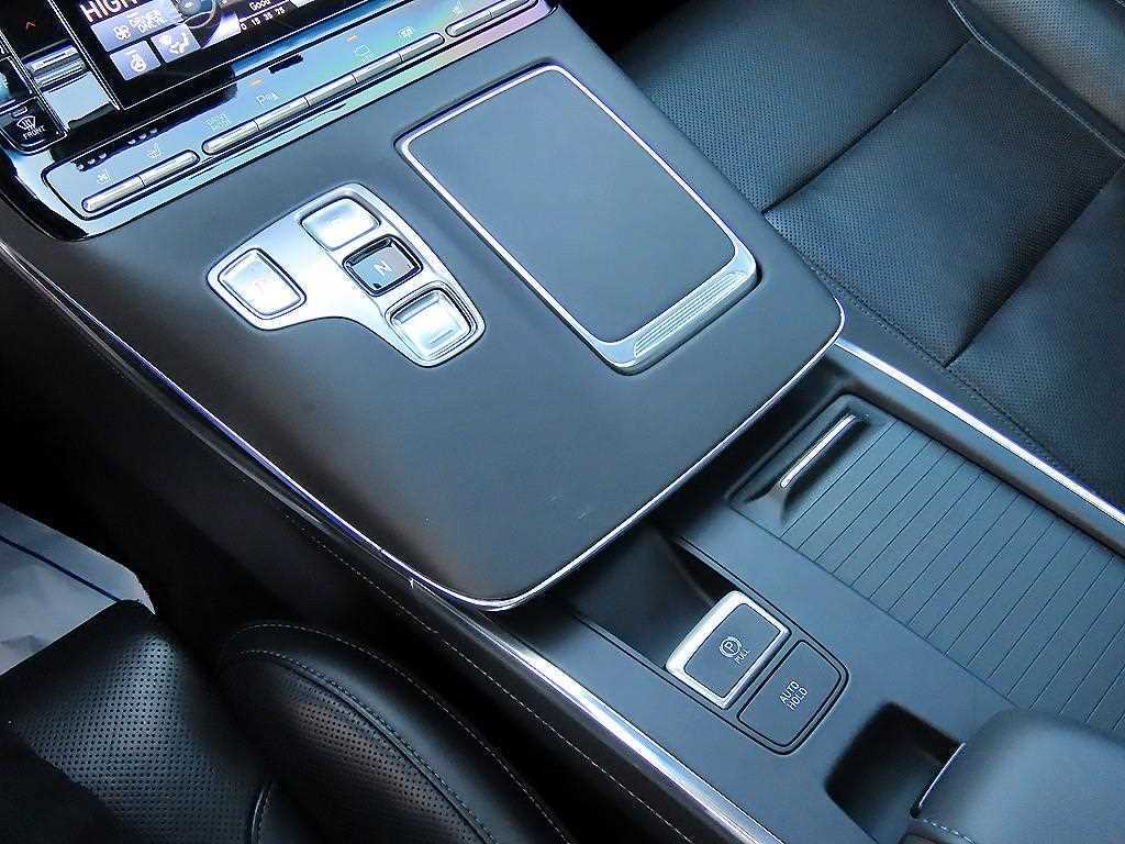 HYUNDAI Grandeur - Vista 11