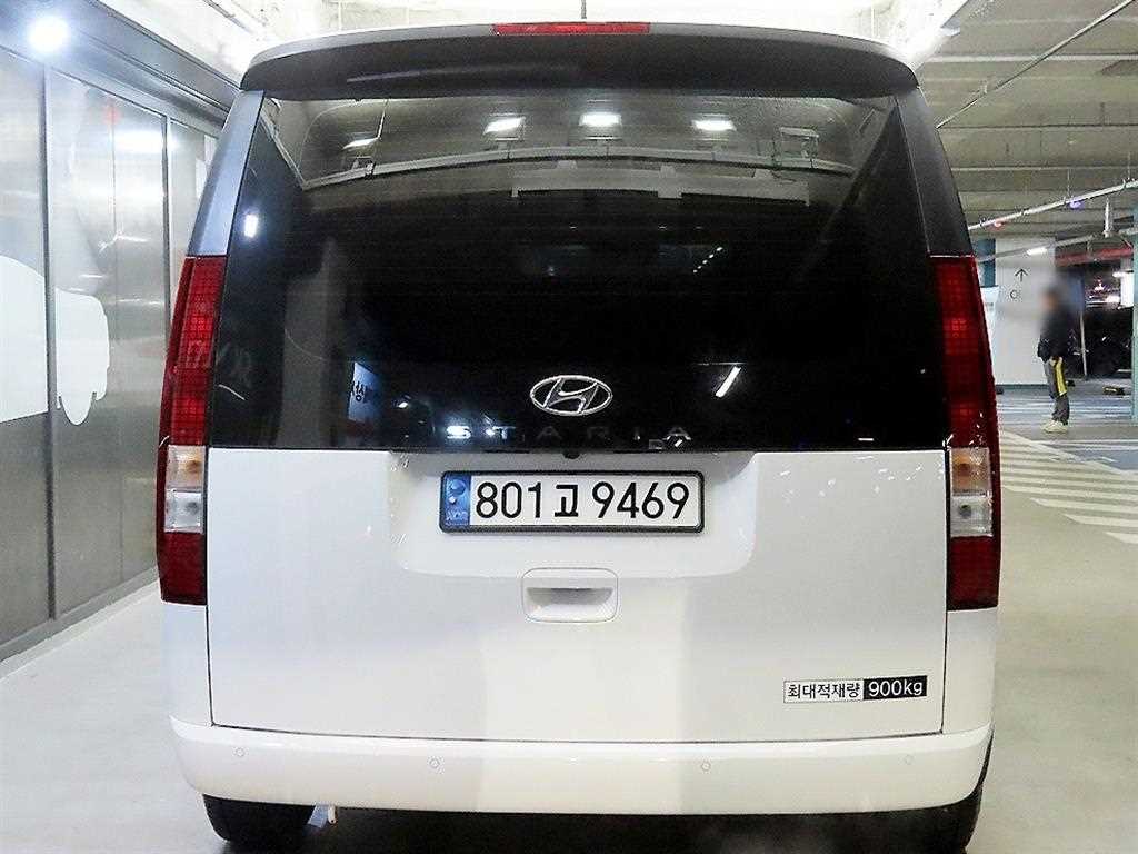 HYUNDAI Staria - Vista 5