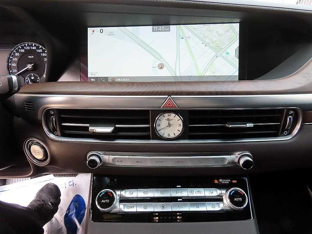 Genesis G90 - Vista 12