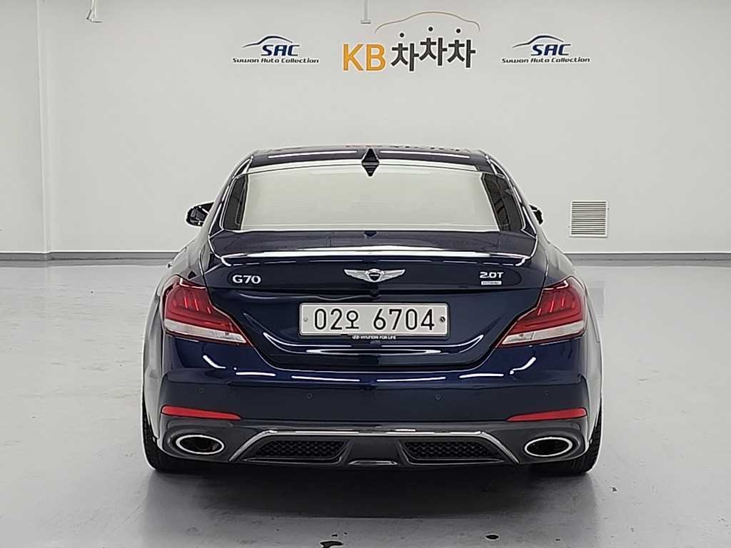 Genesis G70 - Vista 3