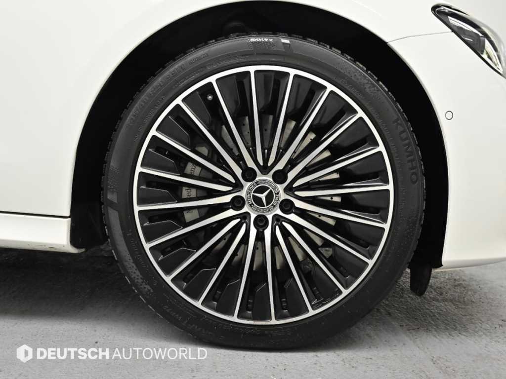 Mercedes Benz E class - Vista 5