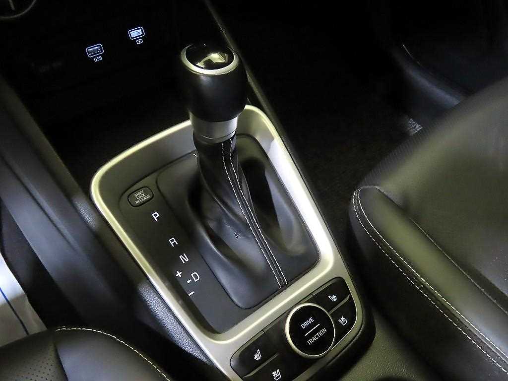 HYUNDAI Venue - Vista 12