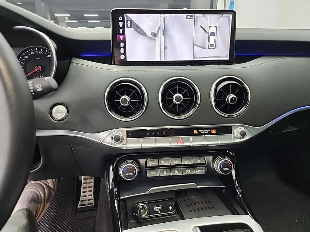 KIA Stinger - Vista 10