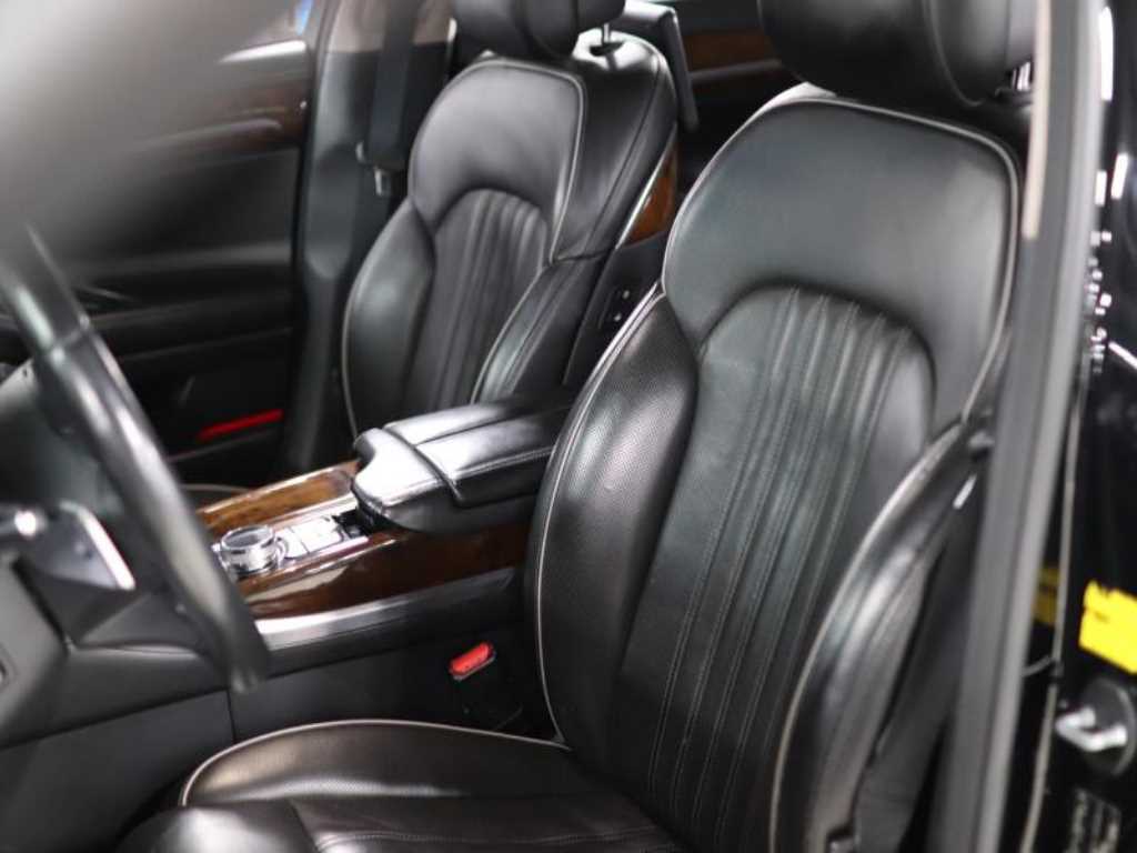 Genesis EQ900 - Vista 12