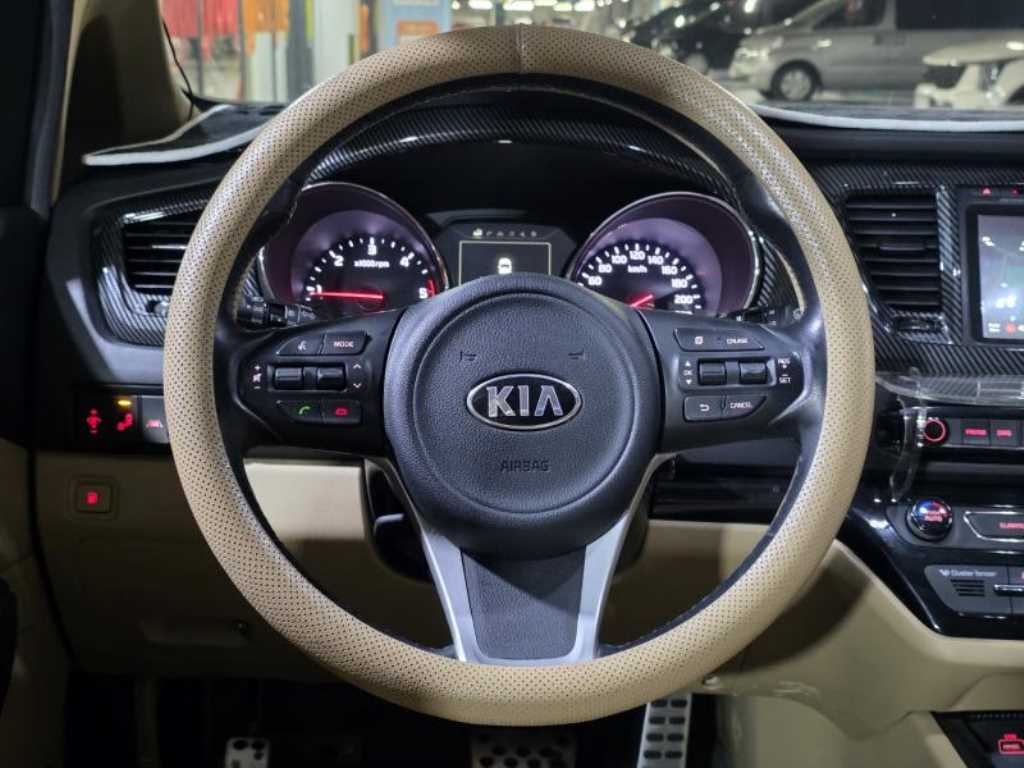 KIA Carnival 2016 Blanco - Importación desde Corea - HF Imports Iquique - Foto 13