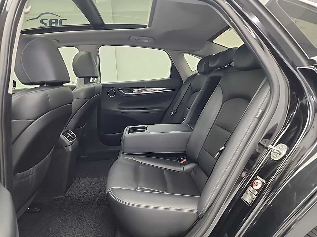 HYUNDAI Grandeur - Vista 12