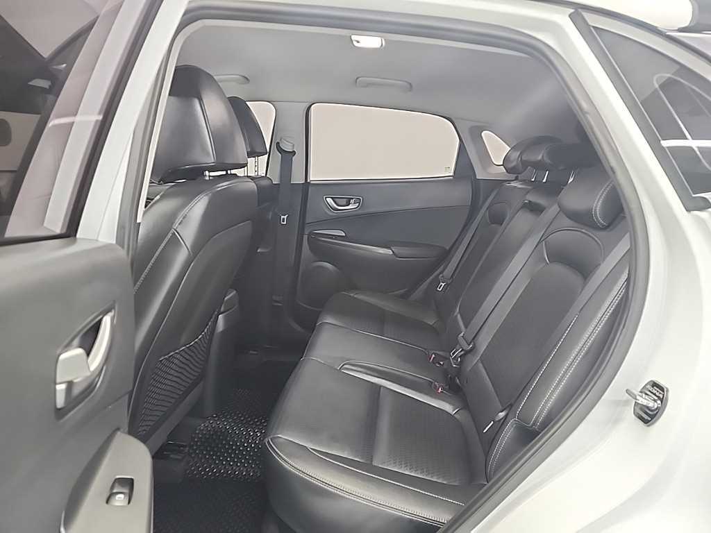 HYUNDAI Kona - Vista 12