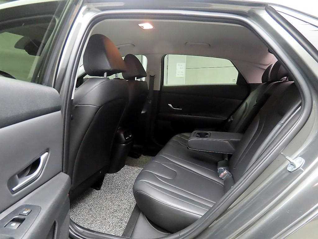 HYUNDAI Avante - Vista 6