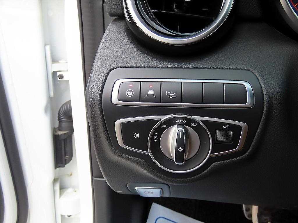 Mercedes Benz C Class - Vista 12