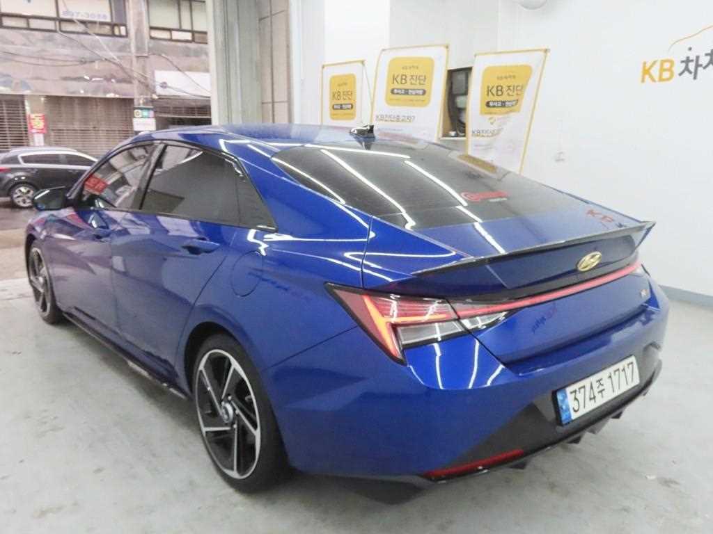 HYUNDAI Avante - Vista 4