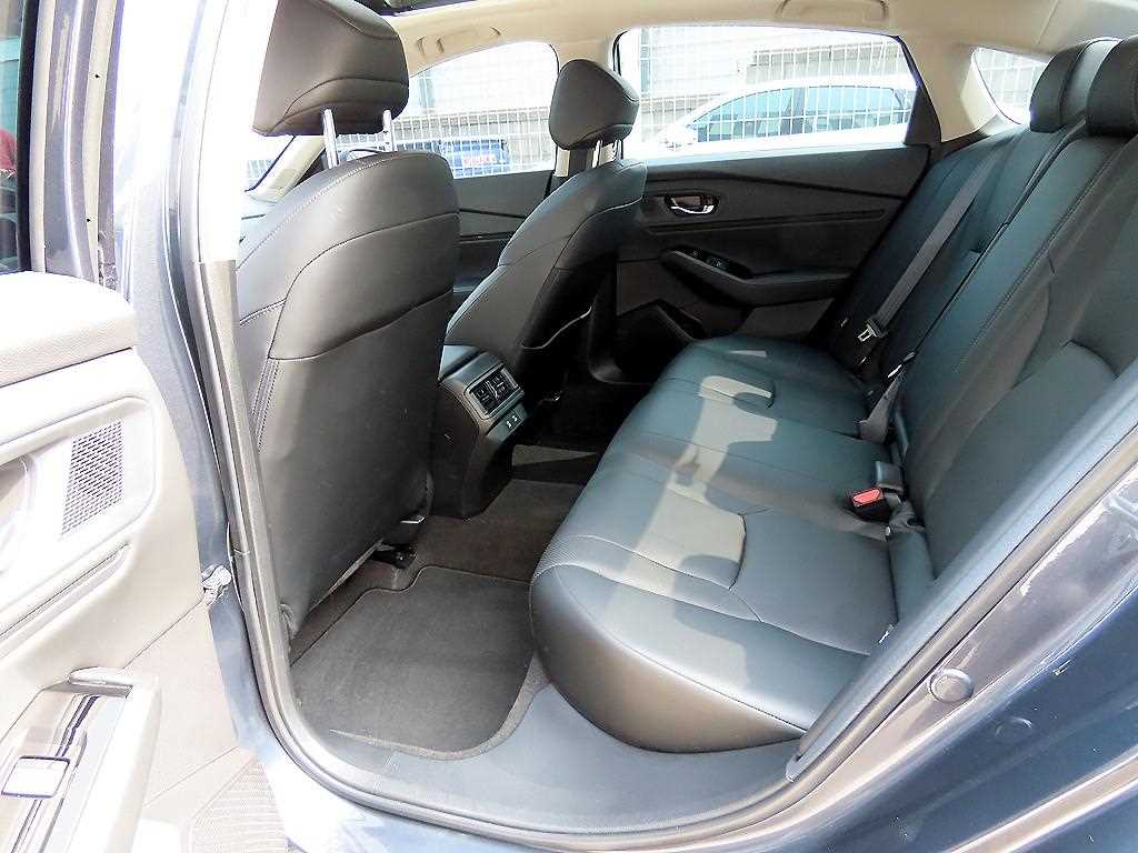 Honda Accord - Vista 6