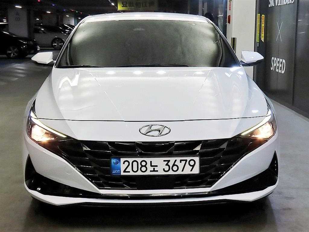 HYUNDAI Avante - Vista 2
